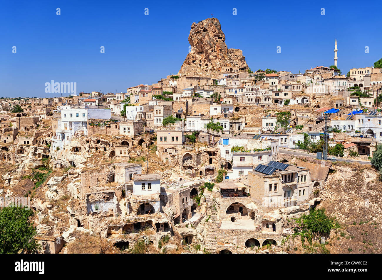 Grotta di Ortahisar cittadina nei pressi di Goreme, Central Cappadocia, Turchia Foto Stock