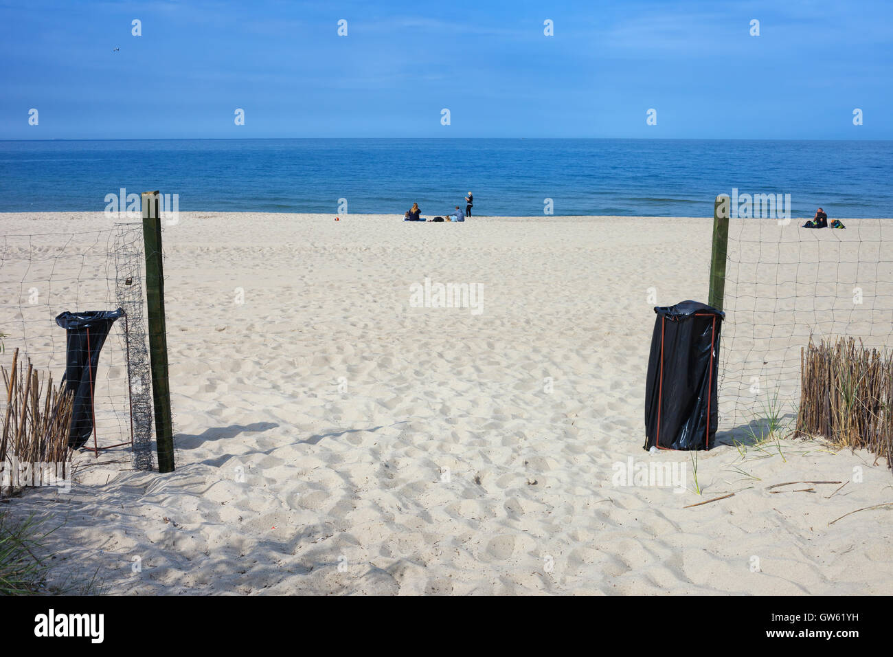 Ingresso alla spiaggia di sabbia bianca a Wladyslawowo, Polonia, cittadina al Mar Baltico Foto Stock