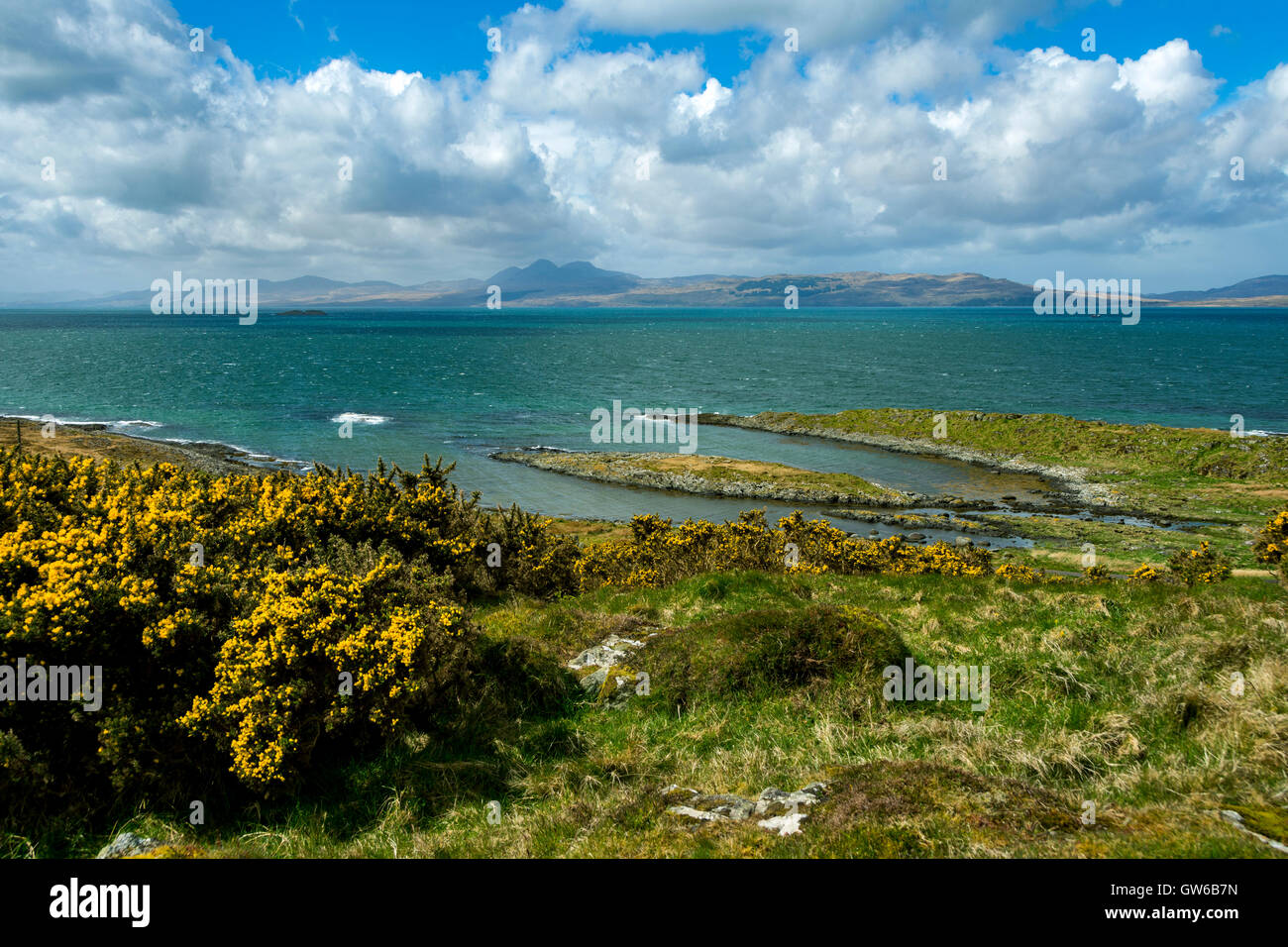 L'Isle of Jura oltre il suono del Giura, da Keillmore, Knapdale, Argyll and Bute, Scotland, Regno Unito Foto Stock