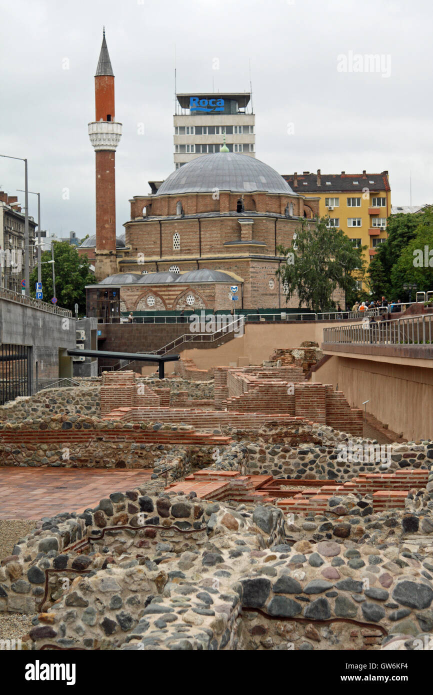 Serdica rovine romane e Banya Bashi moschea, Sofia, Bulgaria Foto Stock