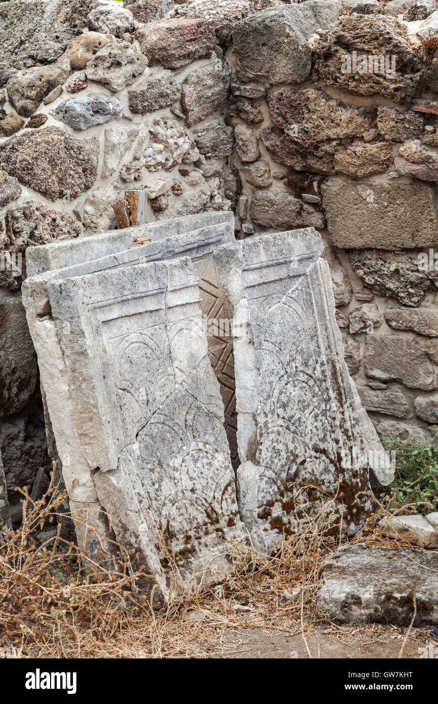 Immagine di lastre di pietra dalla città antica nel lato, Turchia. Foto Stock