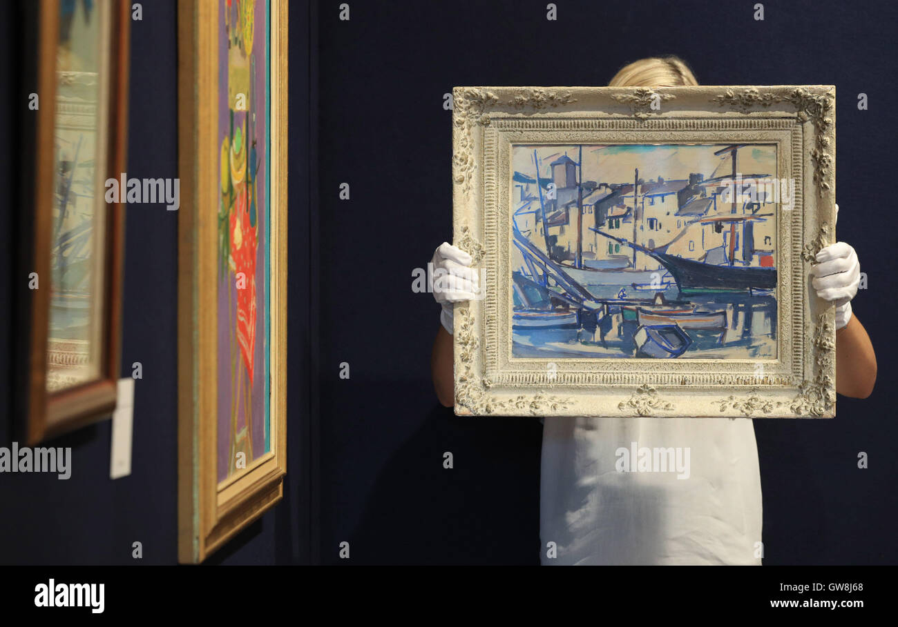 Un dipendente Bonhams detiene il cassis di Samuel Peploe, parte di una selezione di opere dalla Scottish coloristi per essere incluso nella Bonhams arte scozzese vendita che si terrà a Edimburgo il 12 ottobre, 2016. Foto Stock