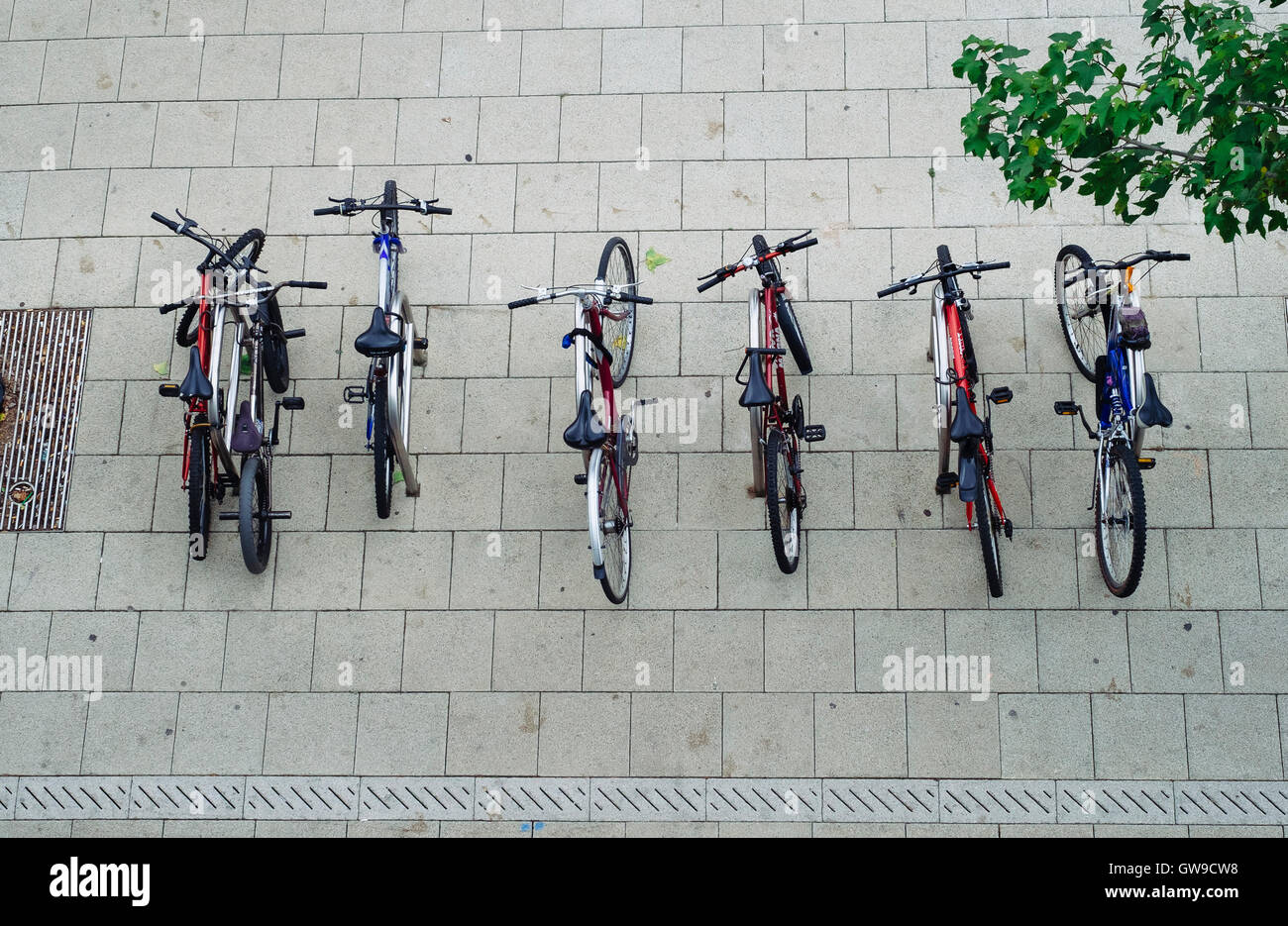 Biciclette su cavalletti bike visto dal di sopra Foto Stock