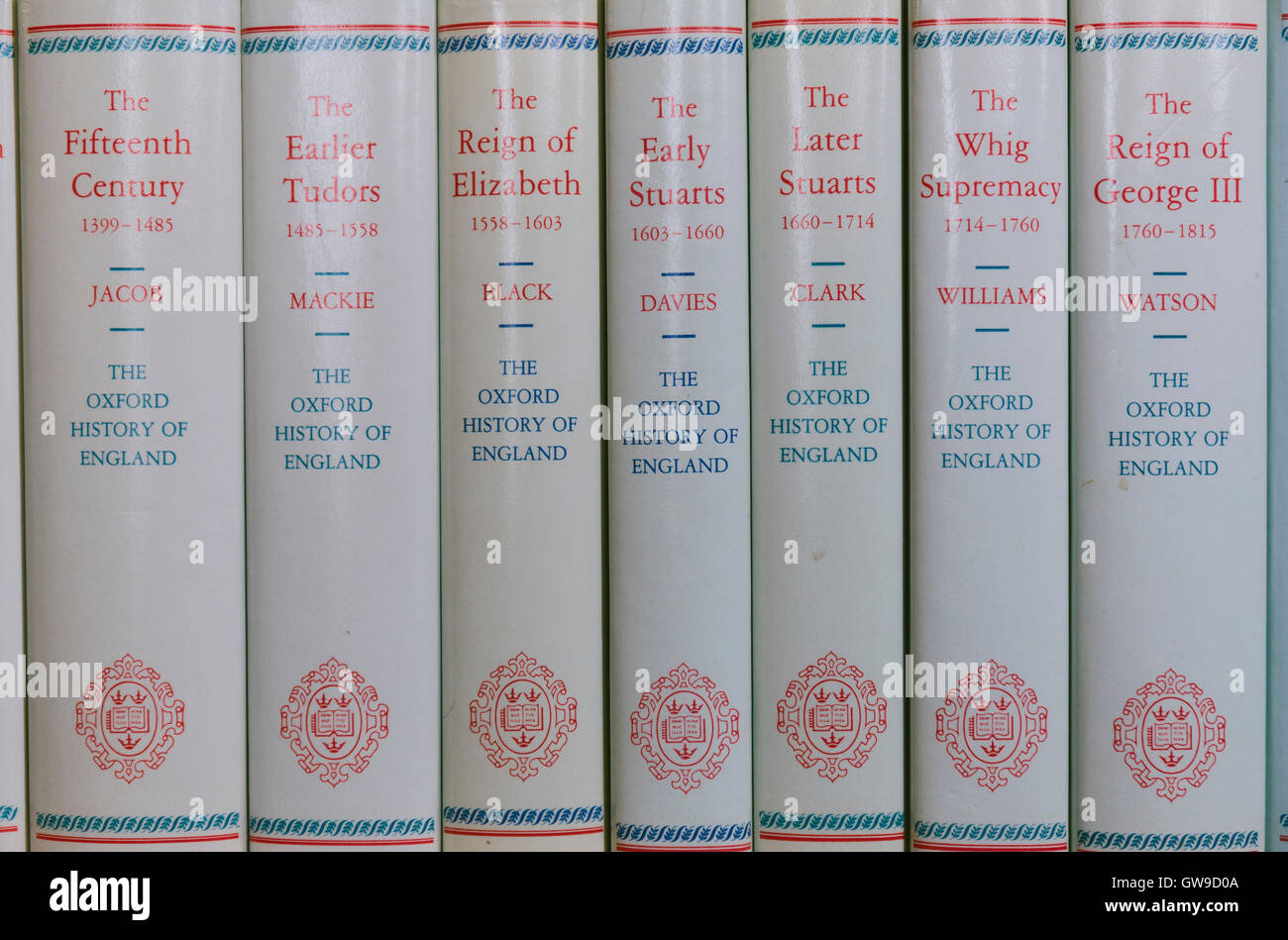 I libri di storia su un ripiano Foto Stock