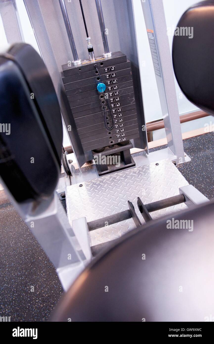 Fermo attrezzatura ginnica in una palestra professionale Foto Stock