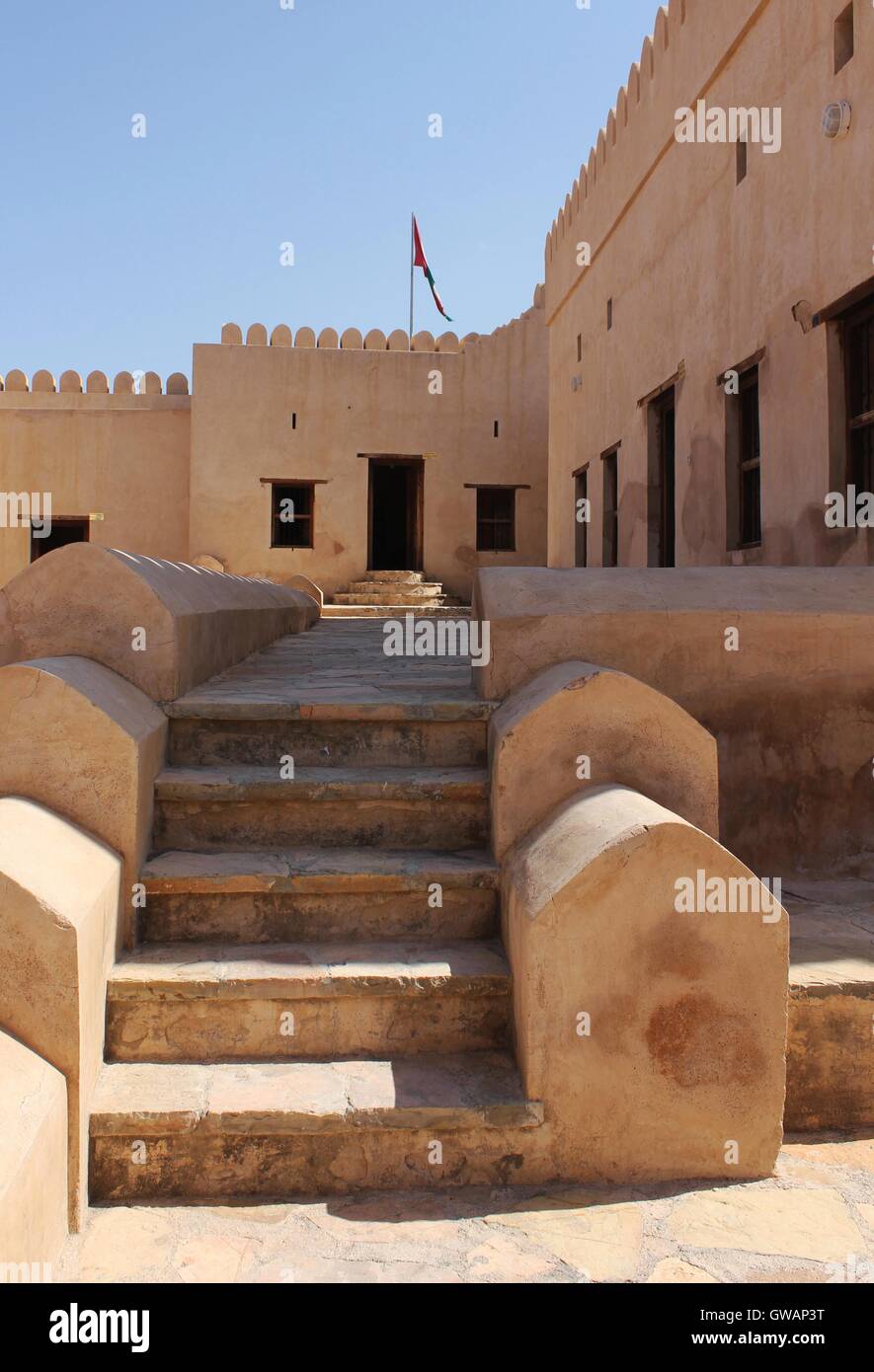 Nakhal Fort è una grande fortificazione in Al Batinah Regione di Oman. Esso è chiamato dopo la Wilayah di Nakhal. Il fort case Foto Stock