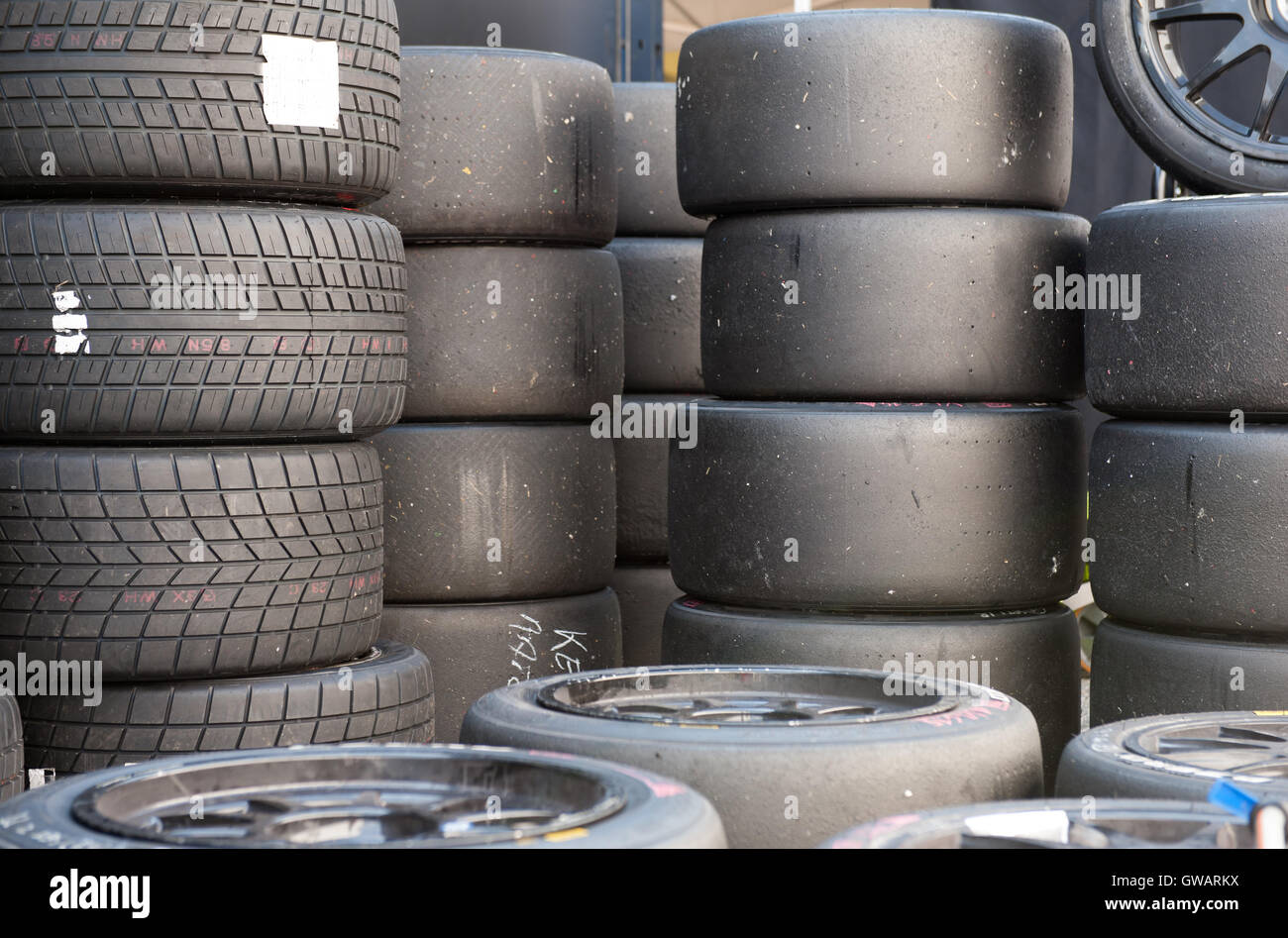 Racing slick tires immagini e fotografie stock ad alta risoluzione - Alamy