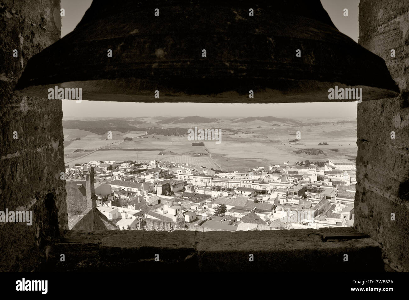 Villaggio andaluso vista da una torre campanaria in Spagna. Posizione orizzontale Foto Stock