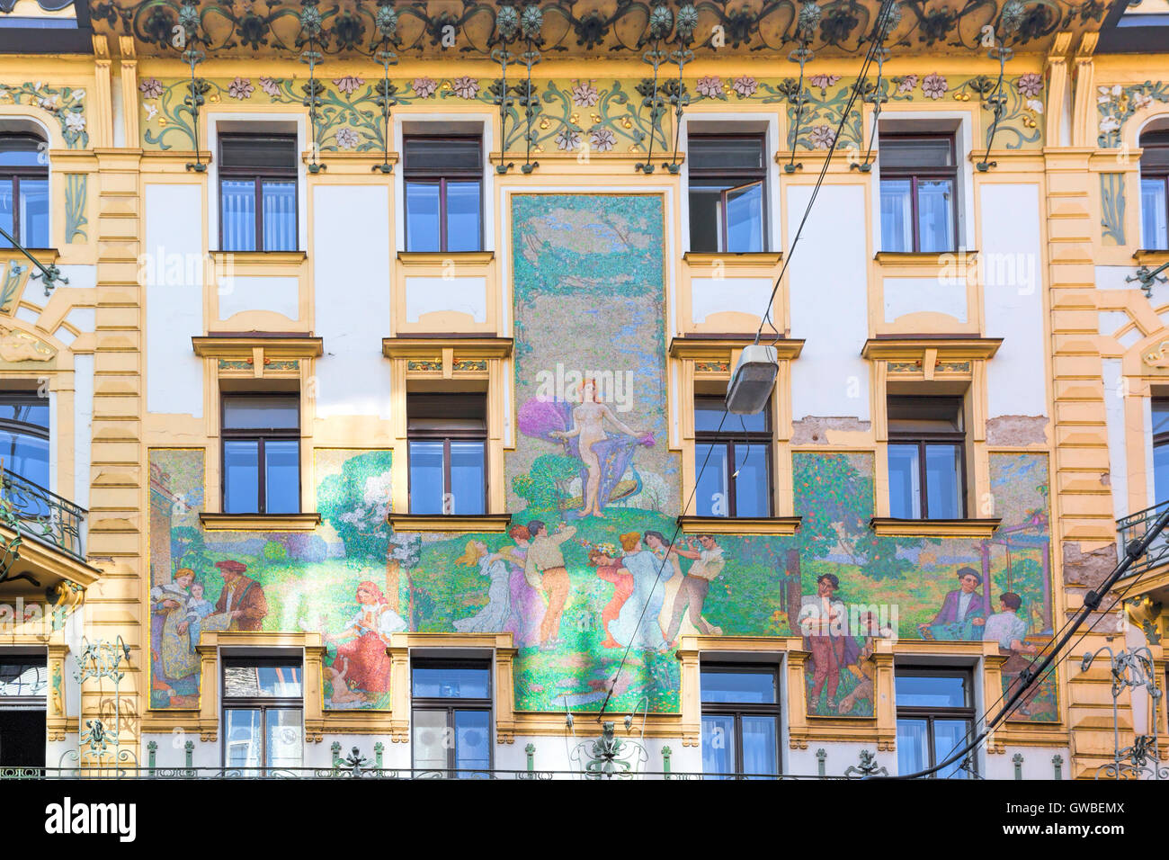 Riccamente decorato edificio con facciata in Art Nouveau, su Vodičkova, Nové Město, la città nuova di Praga 1, Repubblica Ceca. Foto Stock
