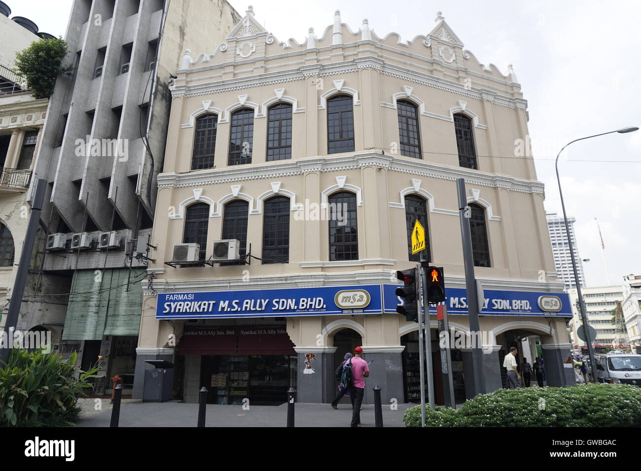 Bottega coloniale edificio nel centro di Kuala Lumpur e MS alleato , uno dei più antichi della farmacia in città Foto Stock