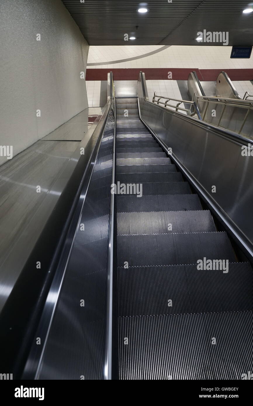 Vuoto escalator deserta Foto Stock