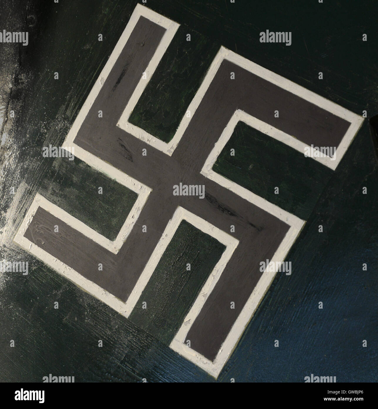 Swastika sulla pinna di coda di una ME163 Komet rocket fighter Foto Stock