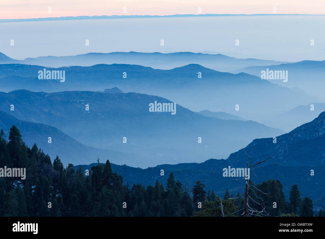 Vista da Beetle Rock in Sequoia National Park, California, Stati Uniti d'America Foto Stock