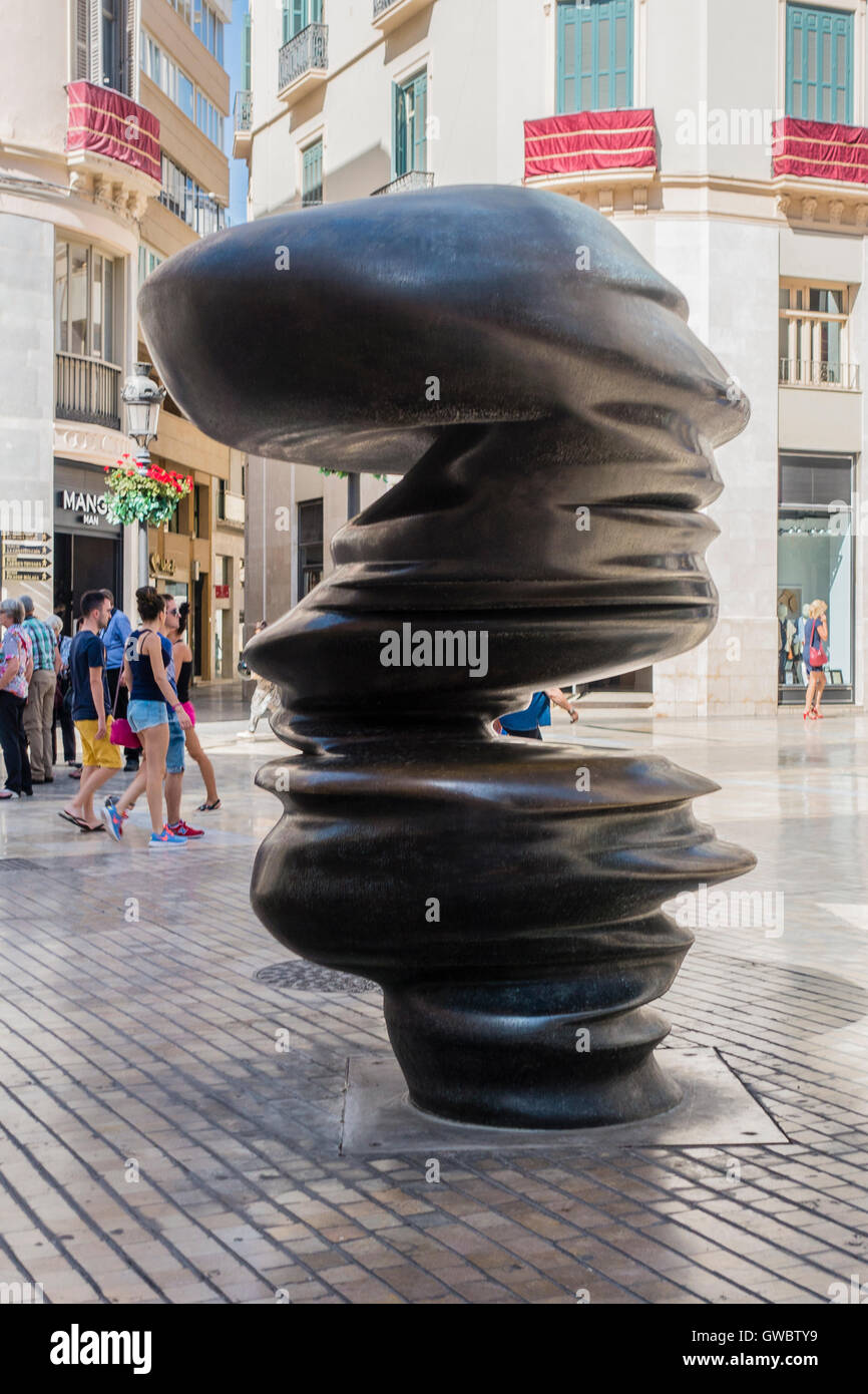 Lo scultore britannico Tony Cragg di lavoro " punti di vista " è un pezzo permanente di arte pubblica in mostra in strada di Málaga, Spagna Foto Stock
