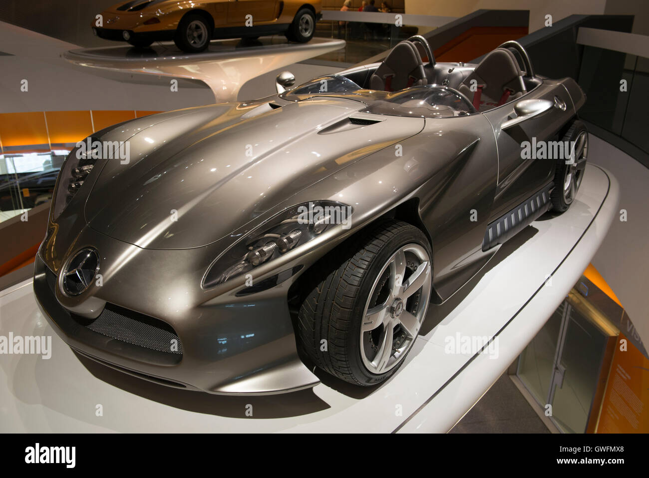 2001, Mercedes-Benz F 400 Carving, Mercedes-Museum, Stoccarda, Germania Foto Stock