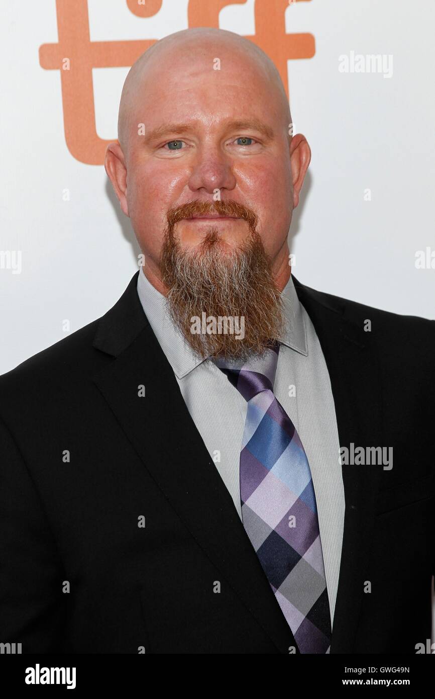 Toronto, ON. Xiii Sep, 2016. Mike Williams presso gli arrivi per Deepwater Horizon Premiere al Toronto International Film Festival 2016, Roy Thomson Hall di Toronto, il 13 settembre 2016. Credito: James Atoa/Everett raccolta/Alamy Live News Foto Stock