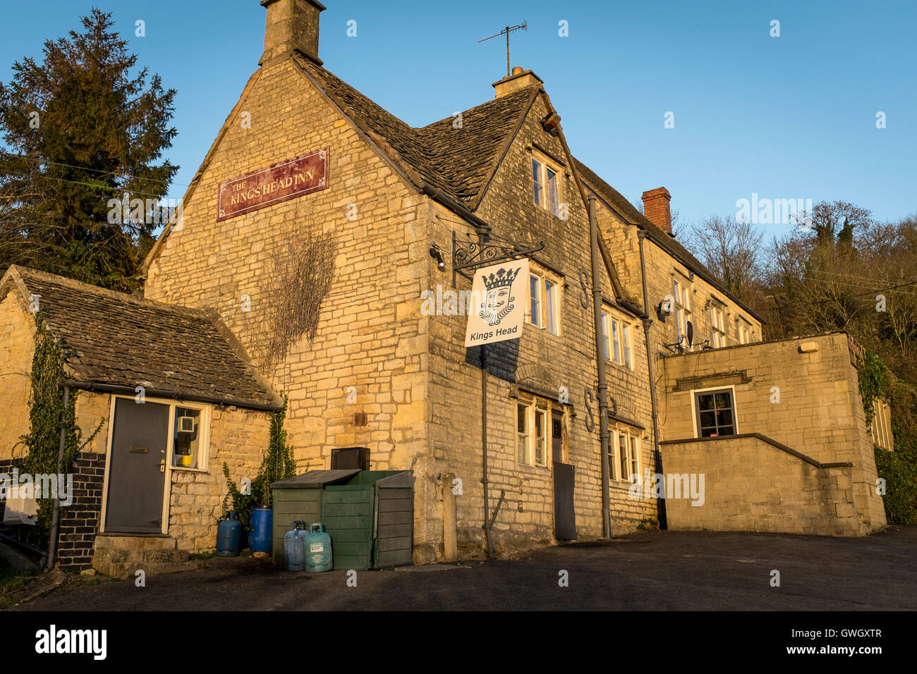 La King's Head pub in Kingscourt vicino a Stroud, Gloucestershire, Regno Unito Foto Stock