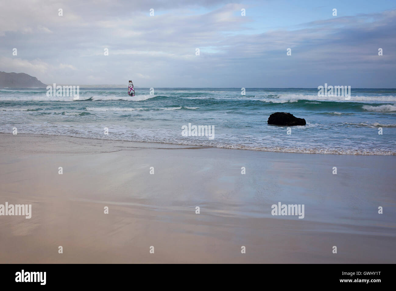 Windsurf Witsand Beach, Misty scogliere, Western Cape, Sud Africa Foto Stock