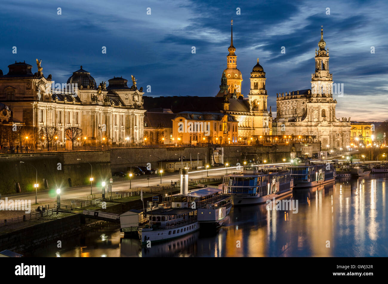 A Dresda, Abendliches Terrassenufer Foto Stock