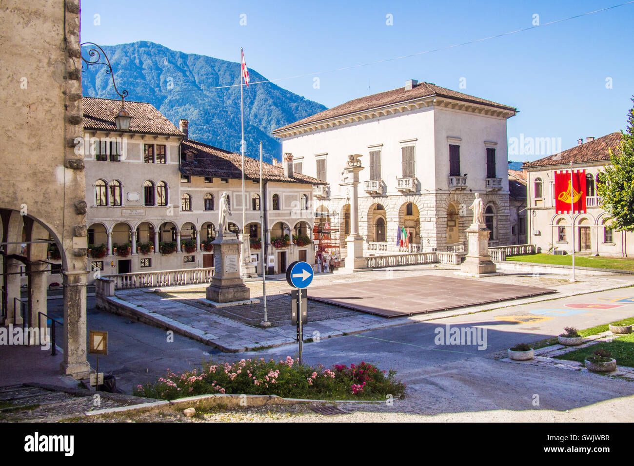 Piazza Maggiore, Feltre, una cittadina nel Parco Nazionale delle Dolomiti Bellunesi, provincia di Belluno, regione Veneto, Italia. Foto Stock