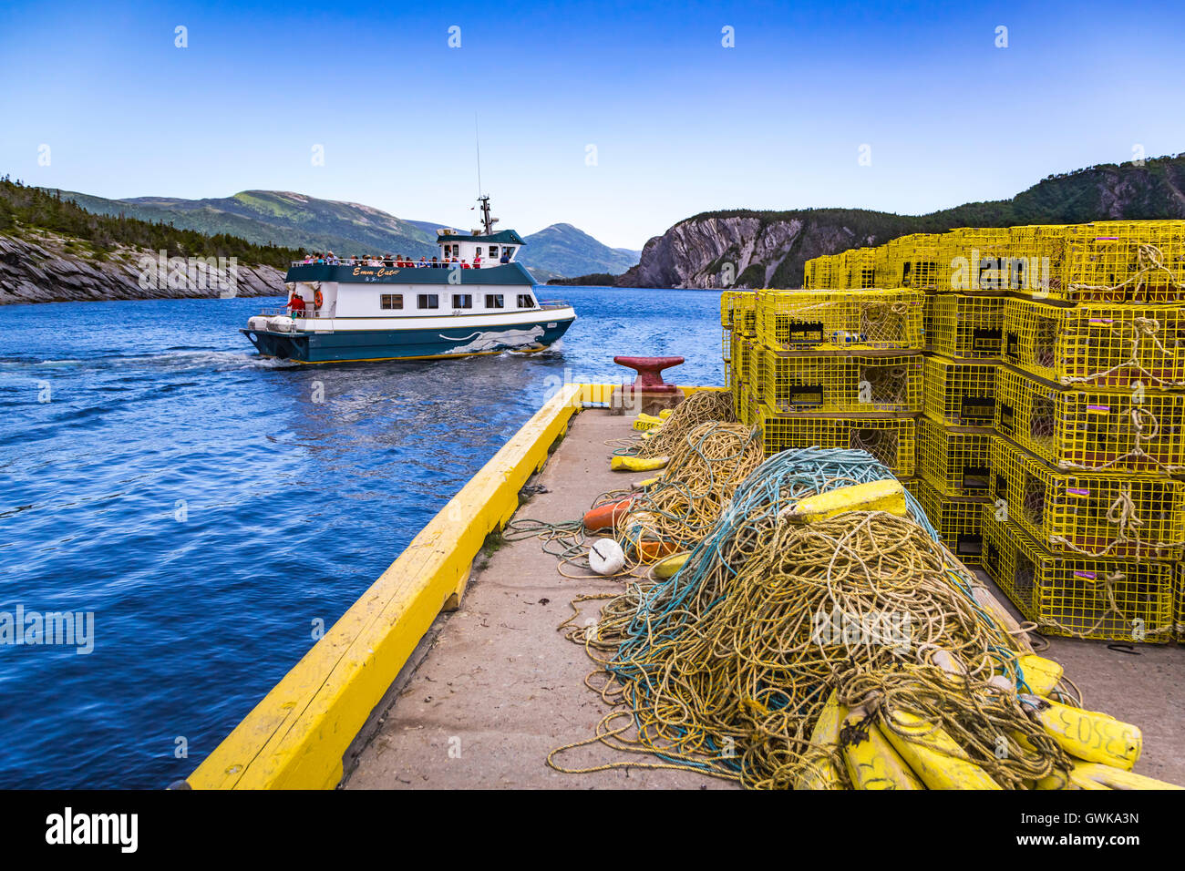 Le trappole a base di aragosta e pesca sul dock a Norris punto, Terranova e Labrador, Canada. Foto Stock