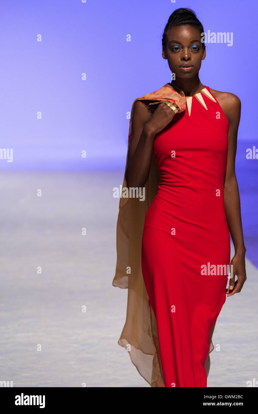 Kutowa è presentato per l'Africa della settimana della moda di Londra tenutasi presso l'Olympia, Londra UK su 09a Settembre 2016 Foto Stock