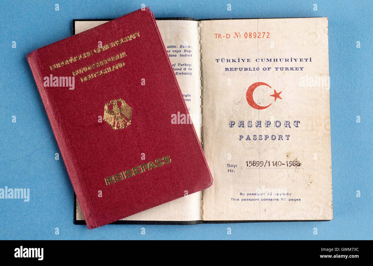 Deutscher Reisepass und Türkischer Reisepass Foto Stock