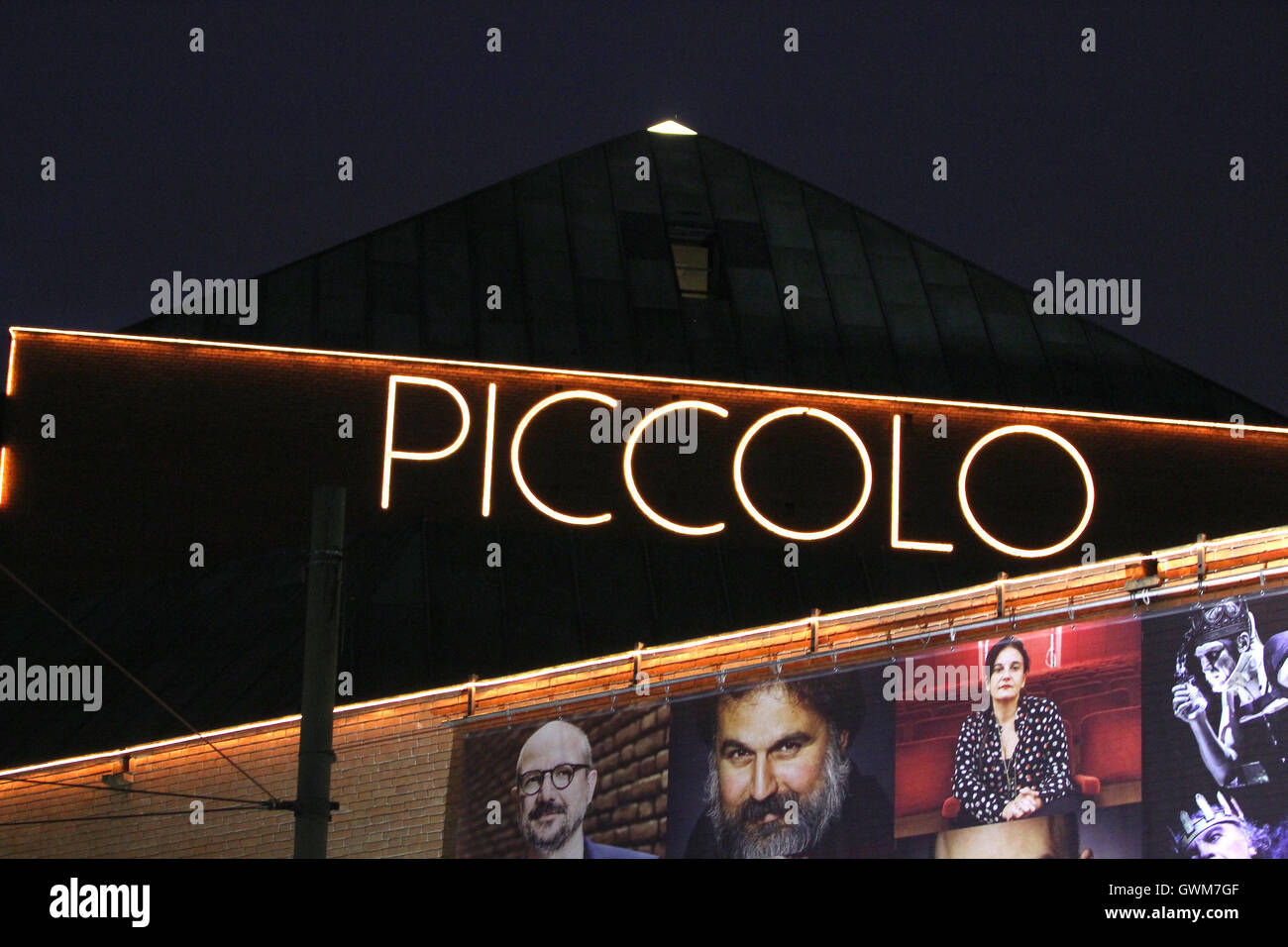 Un dettaglio delle luci del teatro "Piccolo Teatro Strehler', Milano, Italia Foto Stock