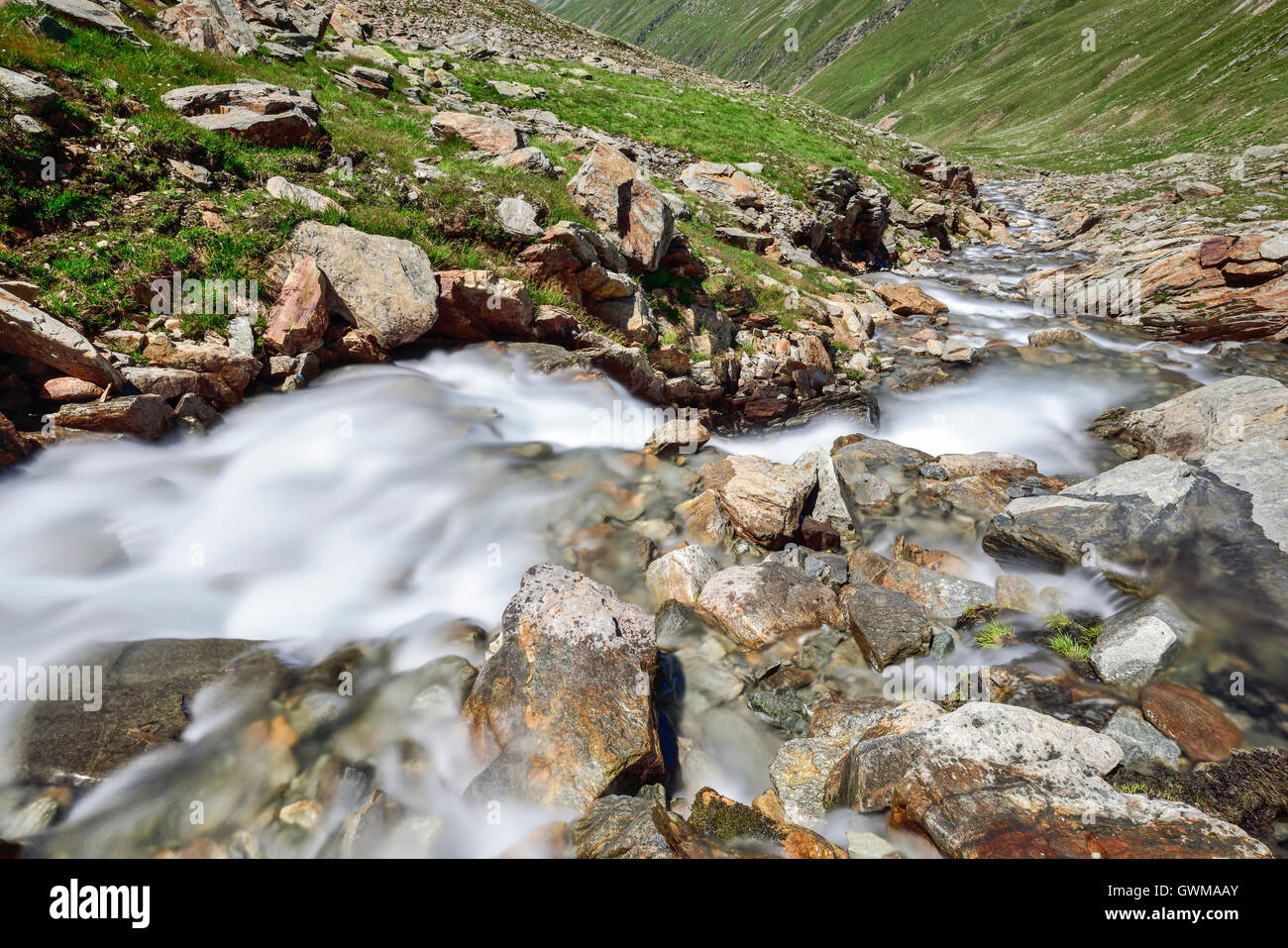 Alpine ruscello di montagna Foto Stock