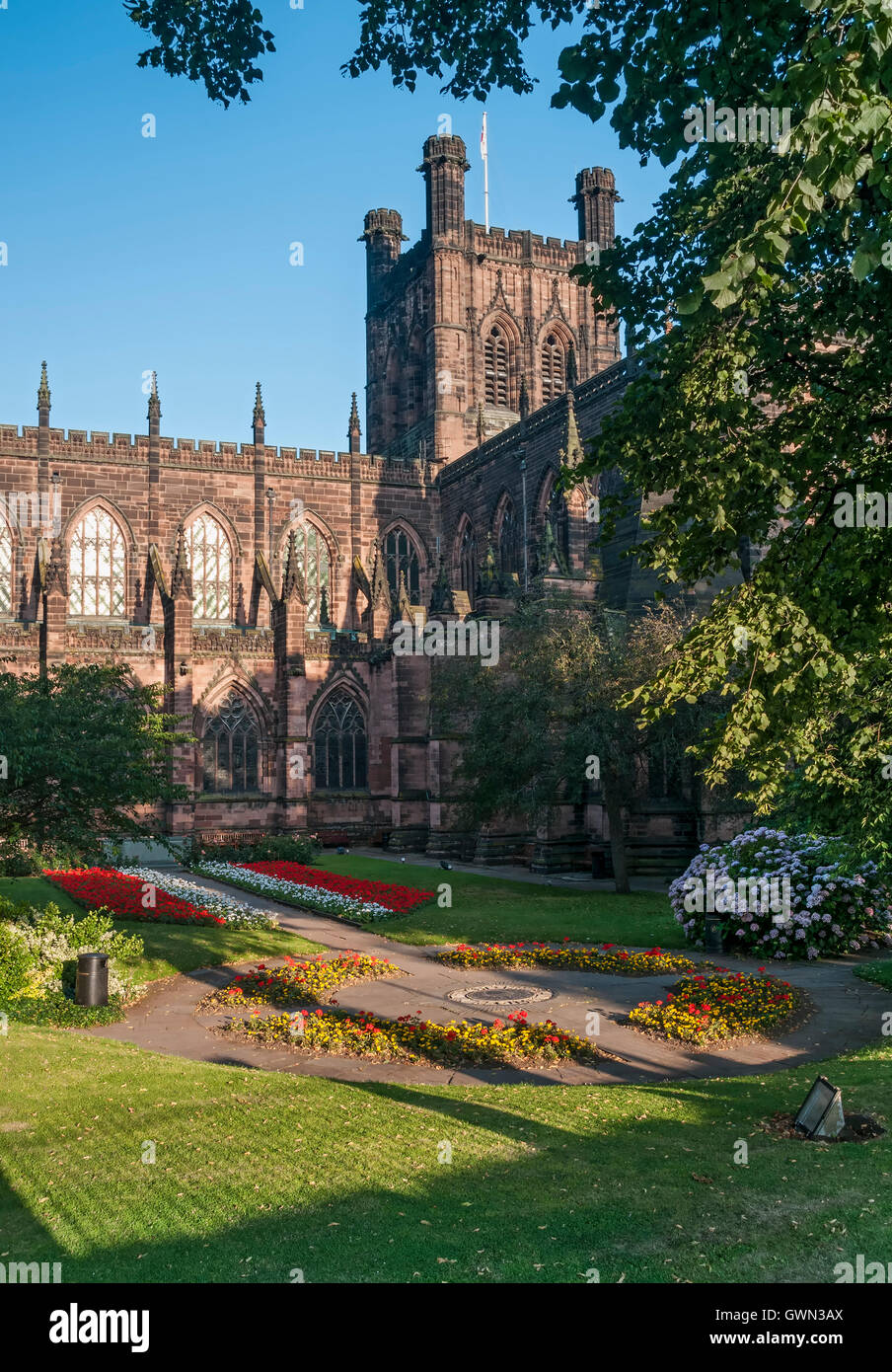 Chester Cathedral in estate, Chester, Cheshire, Inghilterra, Regno Unito Foto Stock