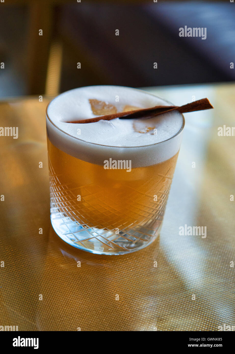 Il Brandy sour presso un bar a Bangkok, in Thailandia Foto Stock