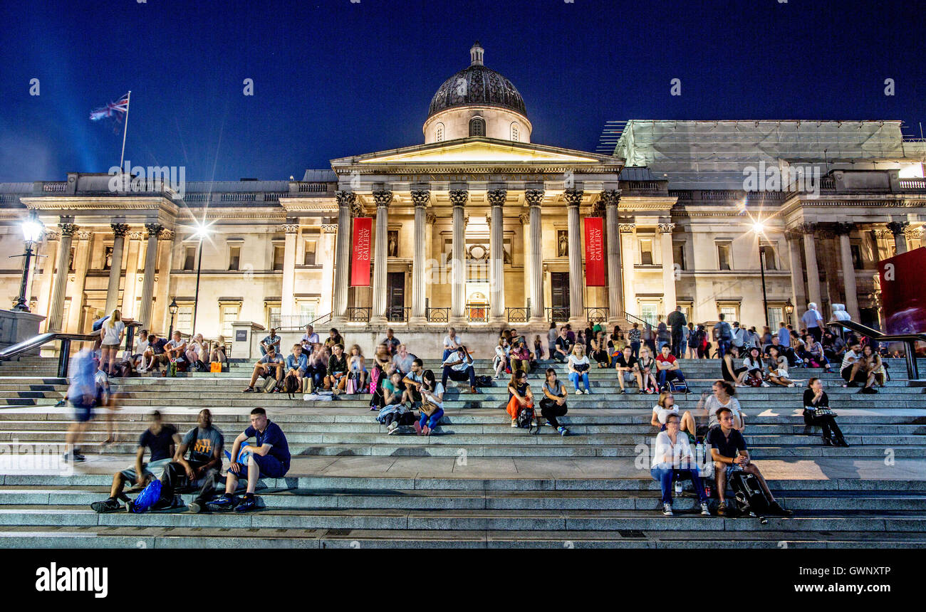 La Galleria Nazionale di notte Trafalgar Square London REGNO UNITO Foto Stock