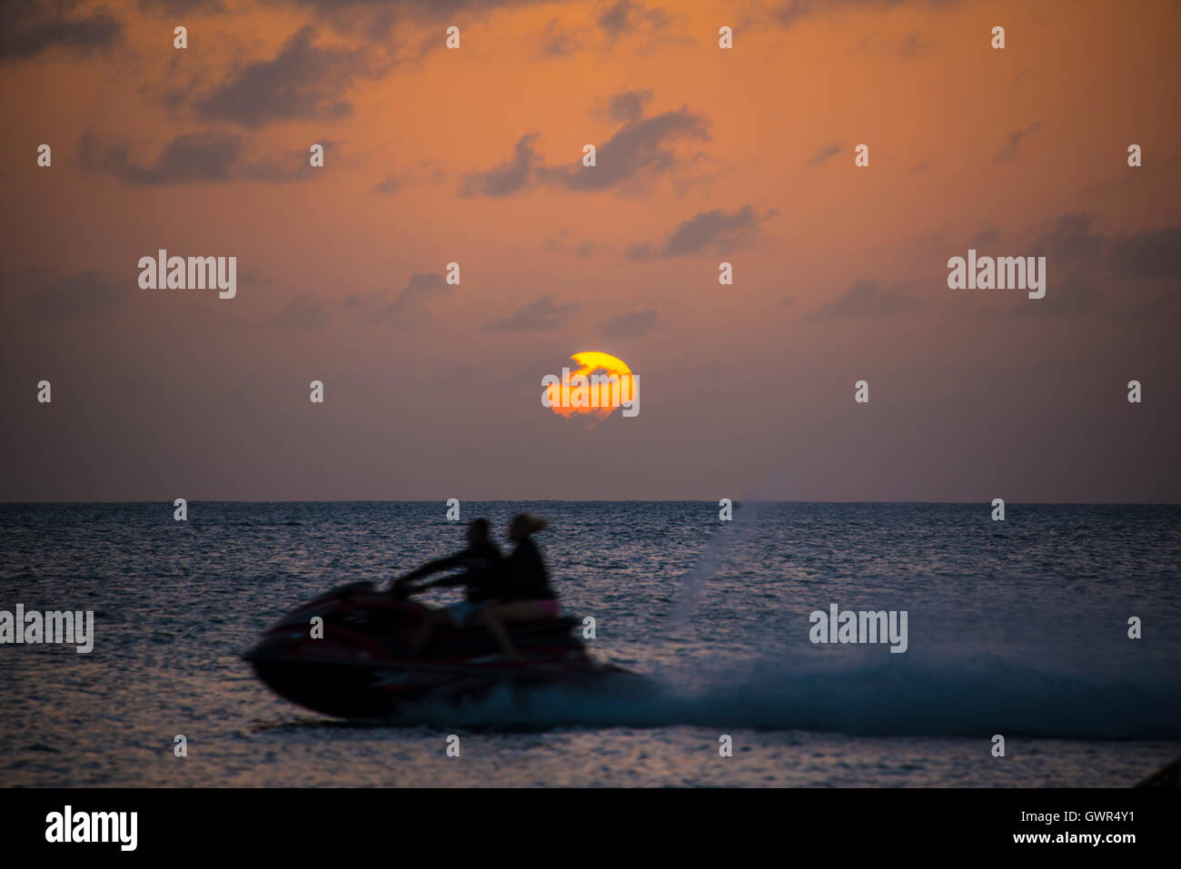 A sud-ovest di Puerto Rico Jet Ski Tramonto Foto Stock