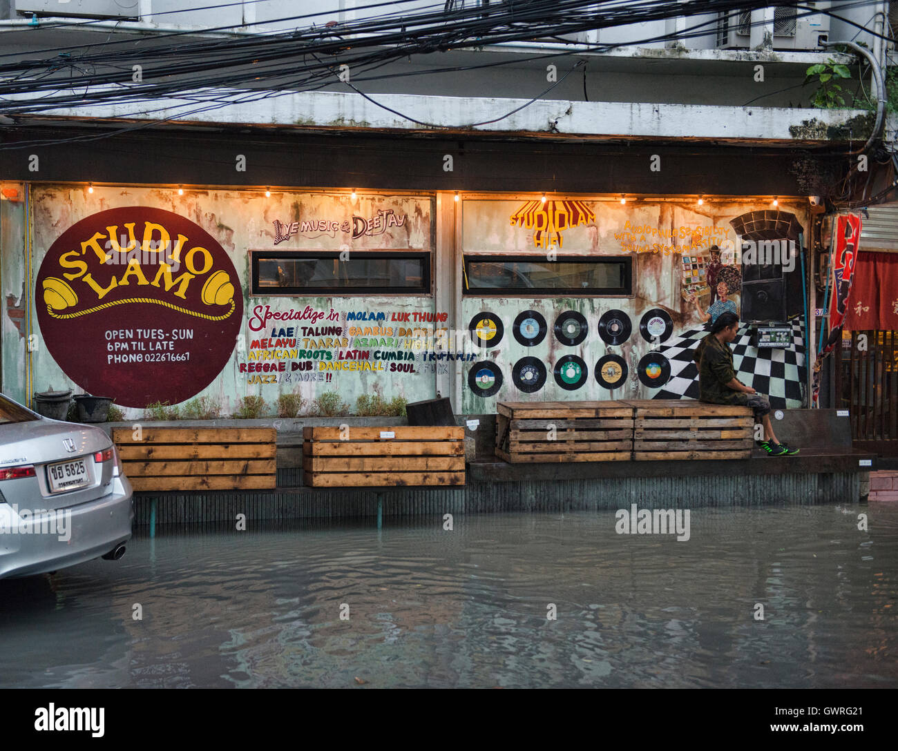 Studio ya Lam Dong (alcolici bianchi) bar a Bangkok, in Thailandia Foto Stock