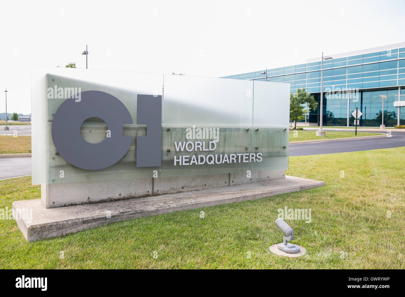 Un logo segno al di fuori della sede di Owens-Illinois Inc., in Perrysburg Ohio sulla luglio 16, 2016. Foto Stock