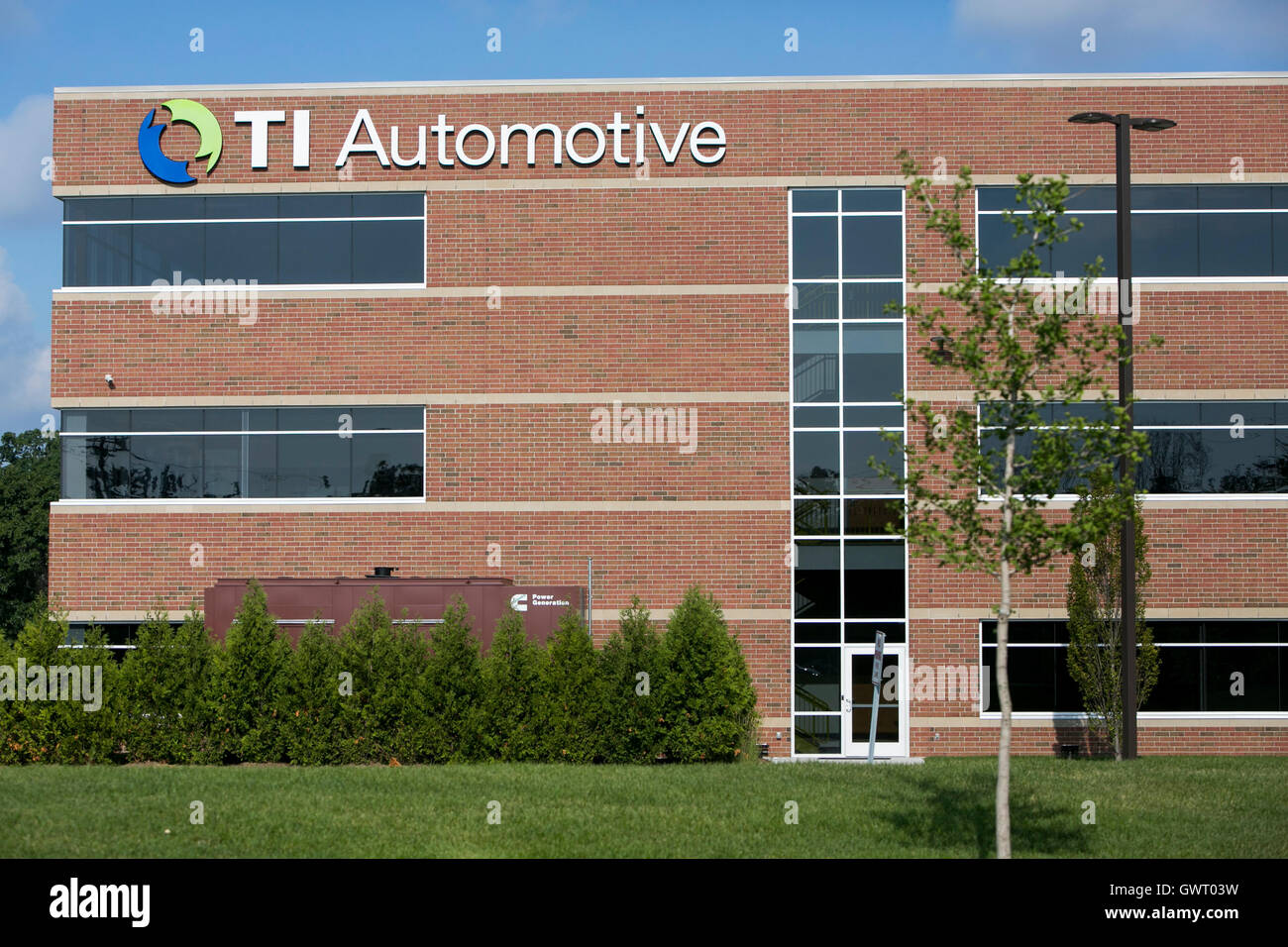 Un logo segno al di fuori della struttura occupata da TI Automotive in Auburn Hills, Michigan, il 17 luglio 2016. Foto Stock