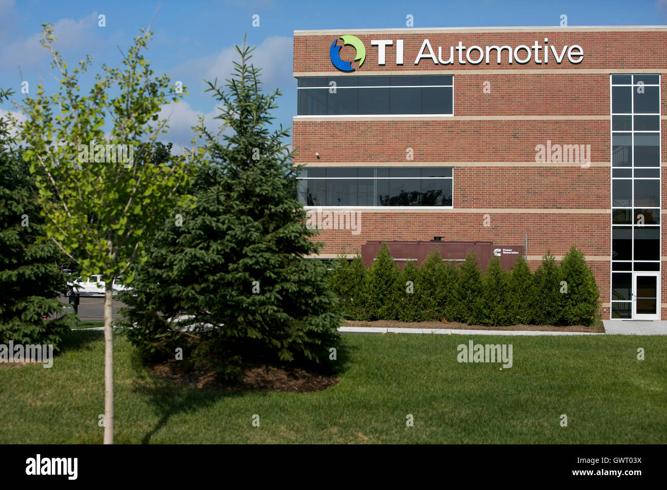 Un logo segno al di fuori della struttura occupata da TI Automotive in Auburn Hills, Michigan, il 17 luglio 2016. Foto Stock