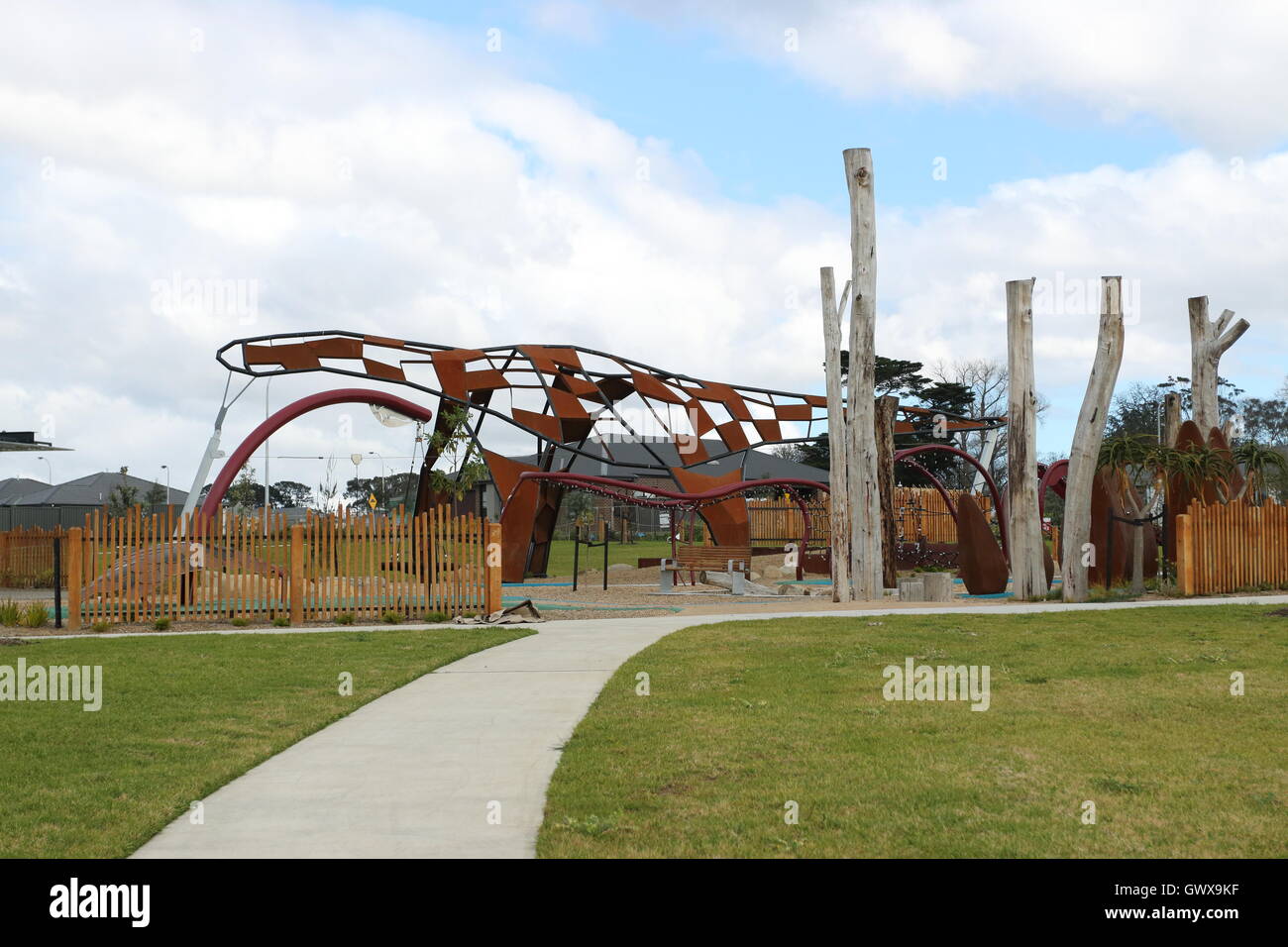 Parco giochi per bambini al parco giochi Megasaurus Cranbourne in Oriente, Melbourne, Victoria Australia Foto Stock