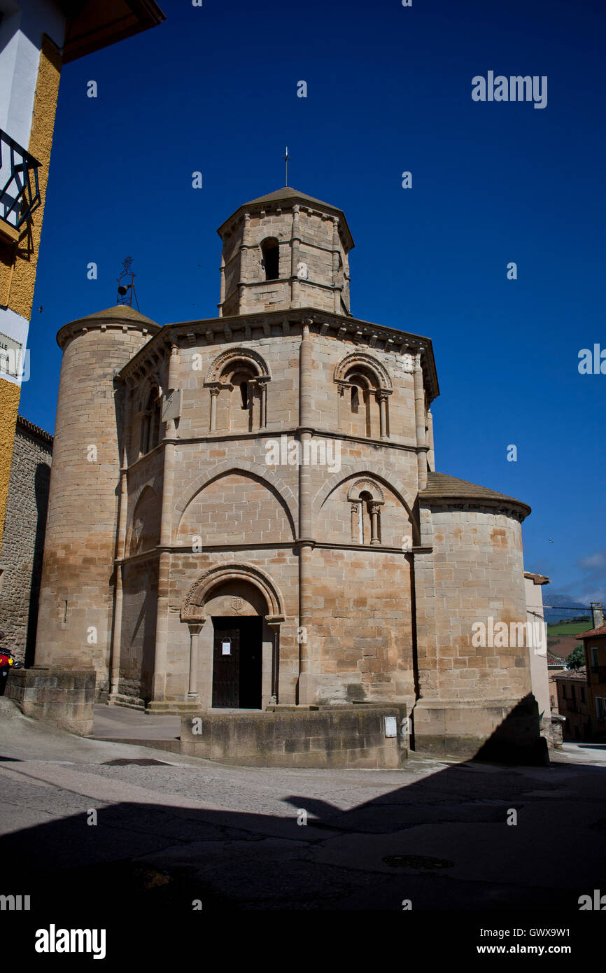 Chiesa del Santo Sepolcro nel villaggio di Torres del Rio lungo il Camino de Santiago, route Francesca Foto Stock