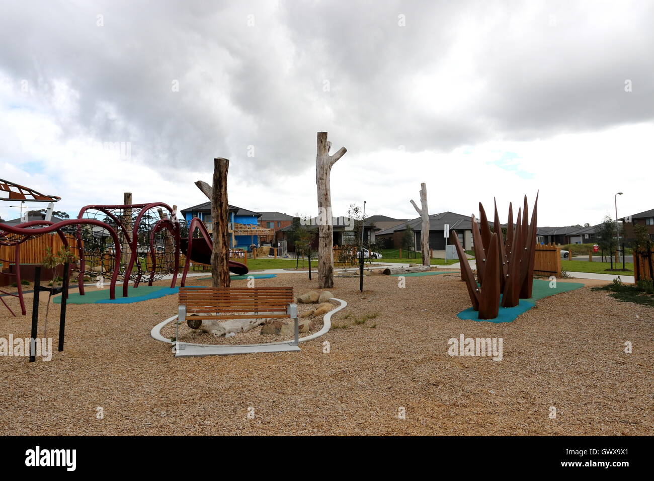 Parco giochi per bambini al parco giochi Megasaurus Cranbourne in Oriente, Melbourne, Victoria Australia Foto Stock