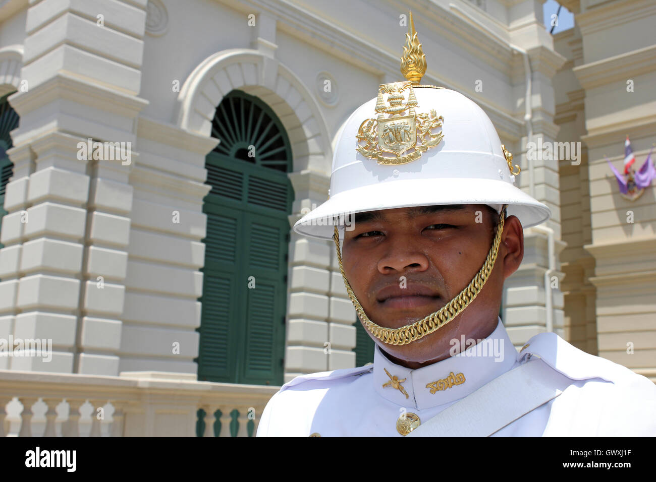 Royal Guard a Chakri Mahaprasad Hall, Grand Palace di Bangkok, Thailandia Foto Stock