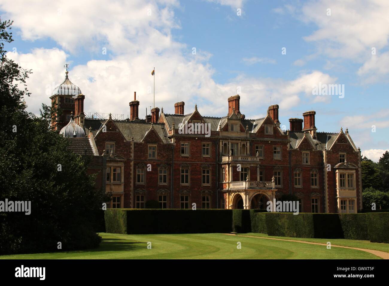 TRH il Principe del Galles e la duchessa di Cornovaglia frequentare il 2016 Sandringham Flower Show, Norfolk Foto Stock