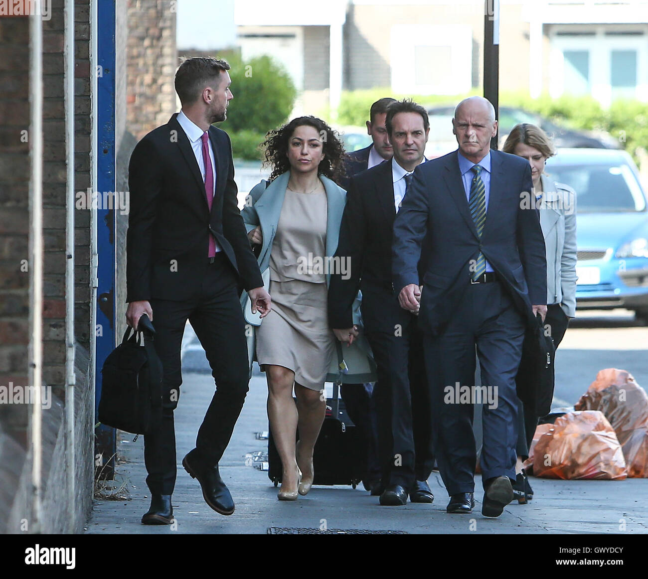 Dott.ssa Eva Carnerio arriva a Londra Sud Employment Tribunal con i membri del suo team legale il giorno di apertura del suo costruttivo licenziamento caso contro Chelsea Football Club offre: Dott.ssa Eva Carnerio dove: Londra, Regno Unito quando: 06 Giu 2016 Foto Stock
