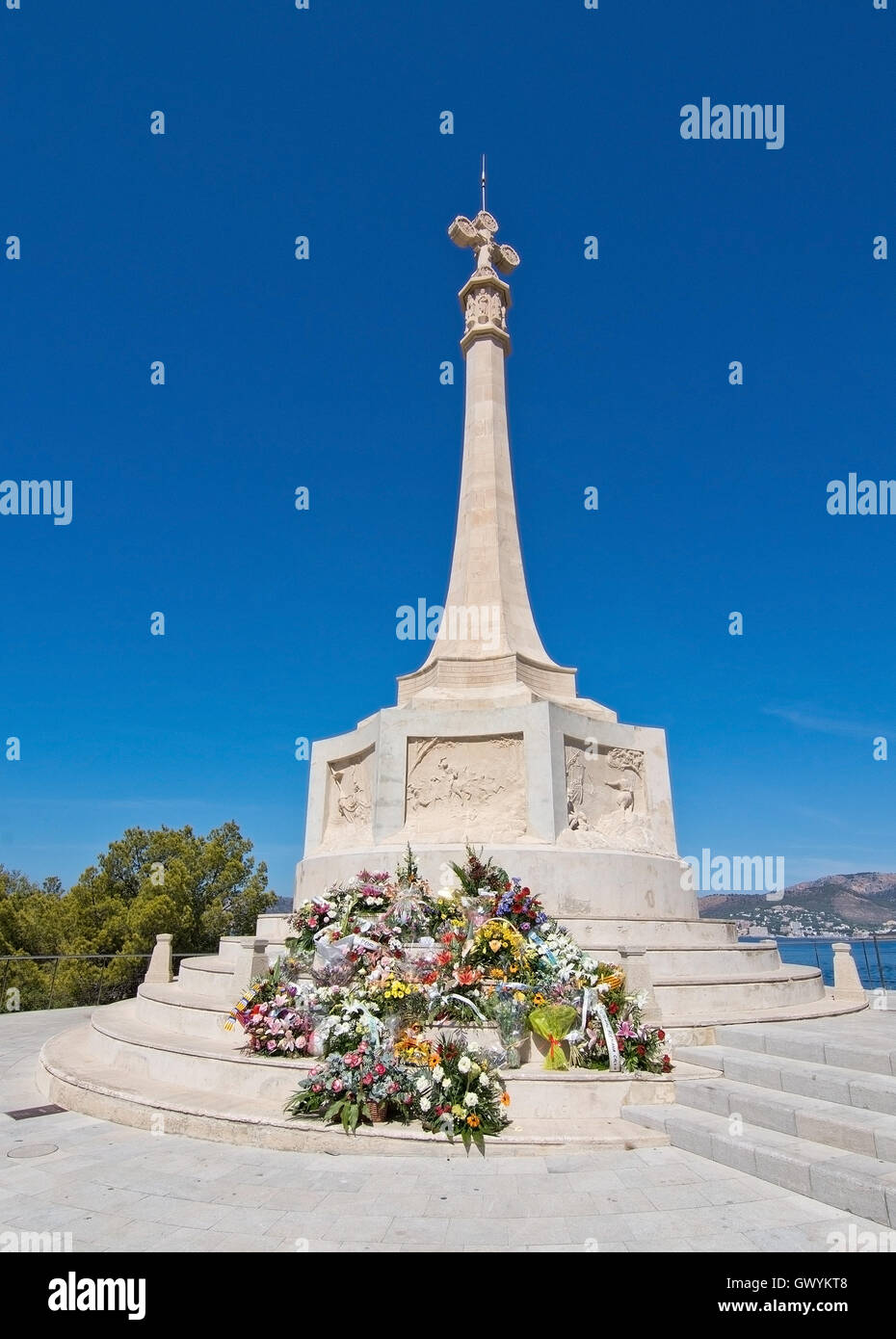 Re Jaime memorial sbarco croce su una soleggiata giornata estiva il 3 settembre 2016 in Santa Ponsa, Maiorca, isole Baleari, Foto Stock