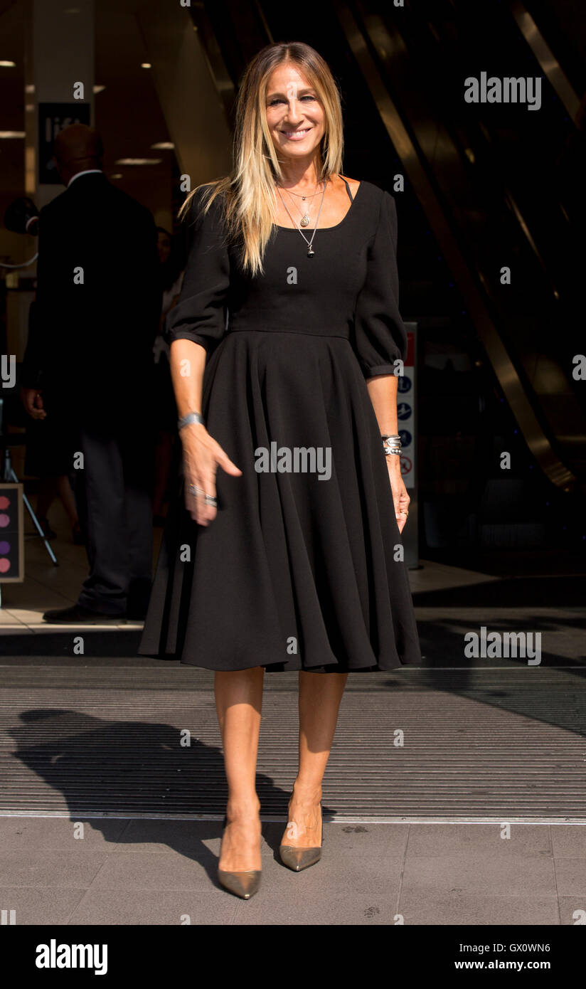 Sarah Jessica Parker presenta la sua nuova fragranza, STASH, a scarponi in Piccadilly Circus a Londra. Foto Stock