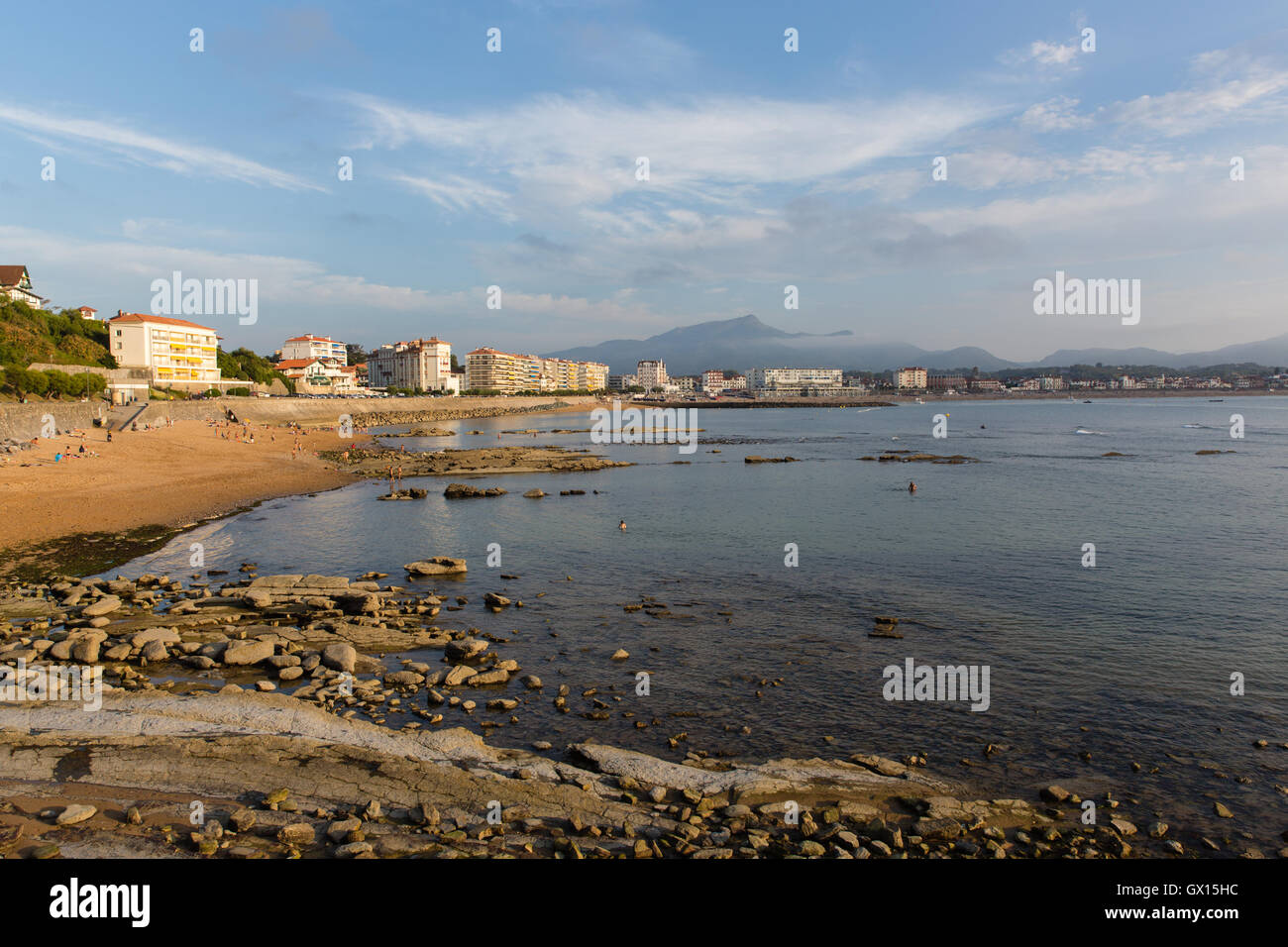 Vista di St jean de luz dall'Oceanside Foto Stock