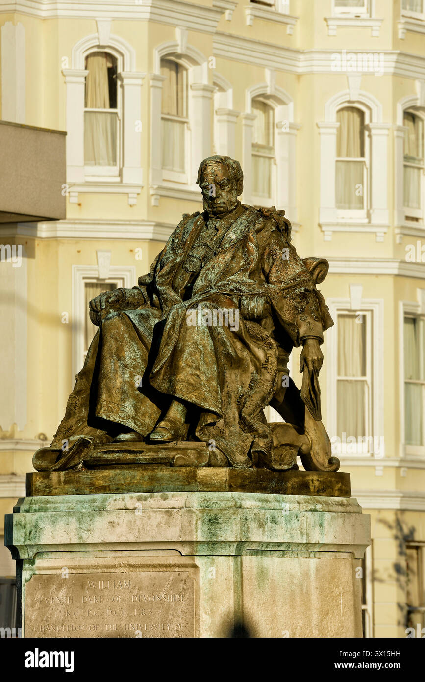 Statua di William Cavendish il settimo duca di Devonshire. Eastbourne. East Sussex. In Inghilterra. Regno Unito Foto Stock