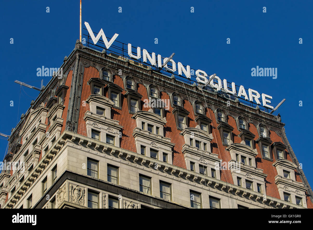 La parte superiore del W hotel in Union Square di New York City. Foto Stock