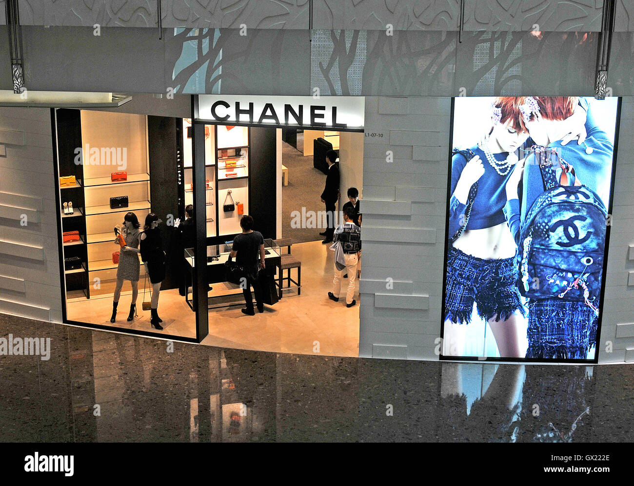 Chanel boutique ifc mall Pudong Shanghai in Cina Foto stock - Alamy