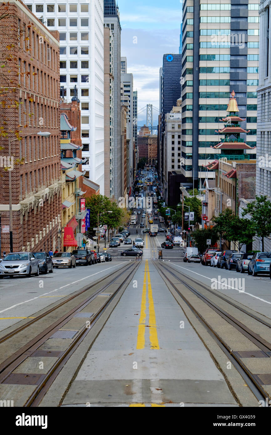 Vista verso il quartiere finanziario lungo la California San Francisco Stati Uniti d'America Foto Stock